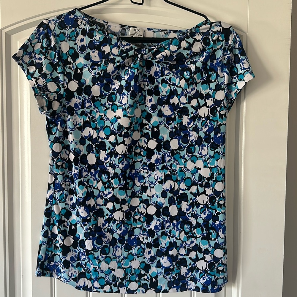 Short sleeve blouse size M